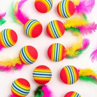 Шарик с перьями для кошек 3,4см микс цветов(50) фото, цены, купить