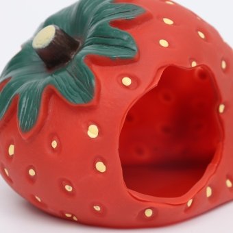 Домик-гнездо "Клубничка" для птиц и грызунов 14*11,9см красный фото 